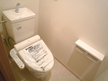 温水洗浄便座付きトイレ（303号室）