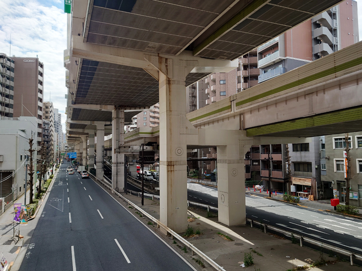 大通り沿い画像