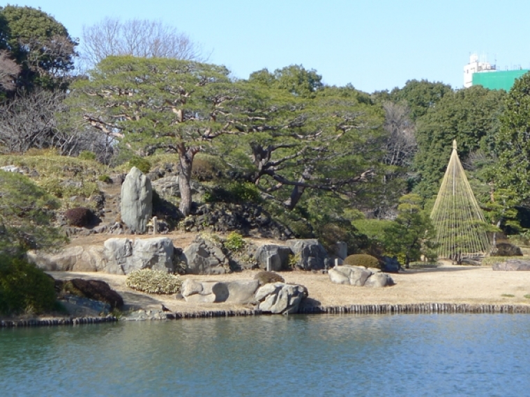六義園