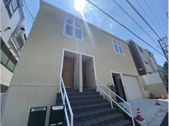 ＡＶＯＮ　ＨＯＵＳＥ　ＫＯＨＩＮＡＴＡ