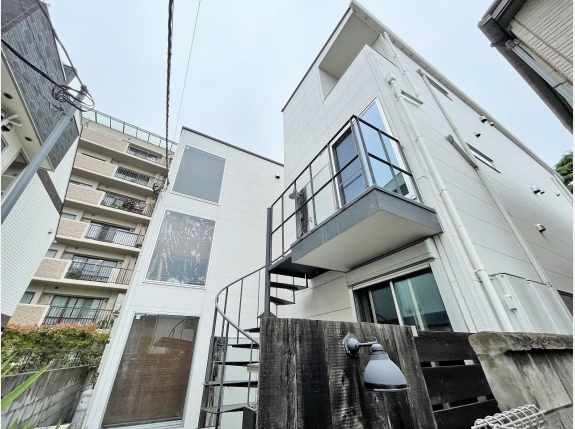 AIA-AKABANE　IWABUCHI APARTMENT-