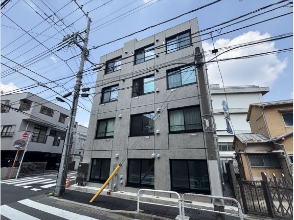 Y’s Court Akabane