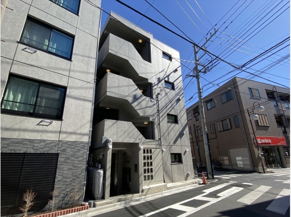 Ｙ’ｓ　Ｃｏｕｒｔ　Ａｋａｂａｎｅ