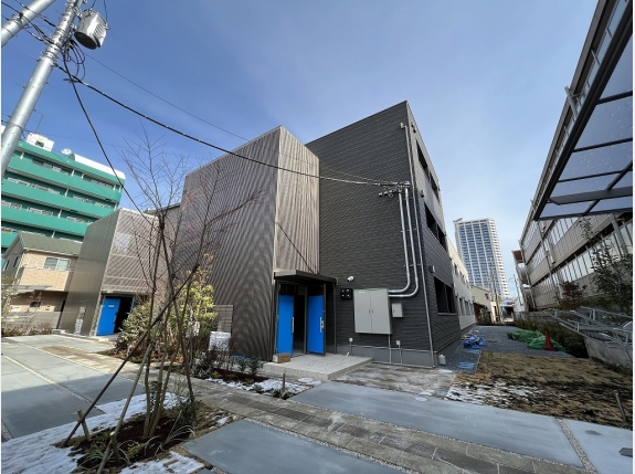 Pine　Village　B