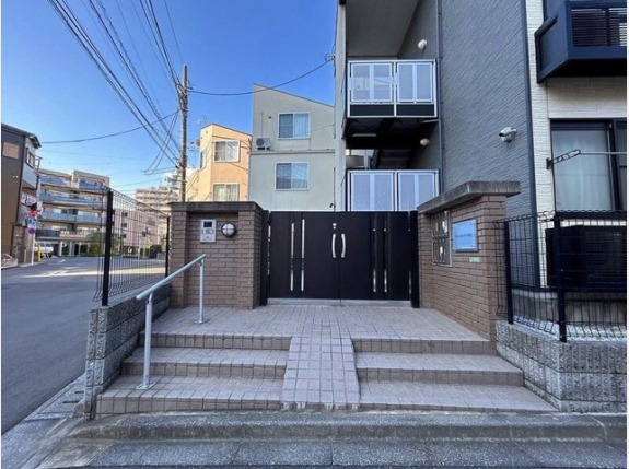 レオパレスフラワーガーデン町屋