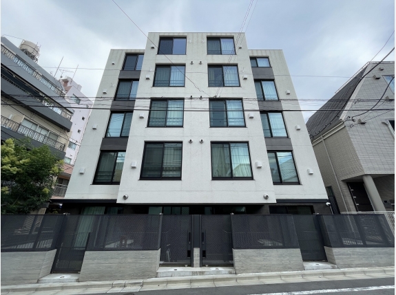 Ｔ’ｓ　ＳＱＵＡＲＥ　ＫＡＧＵＲＡＺＡＫＡ